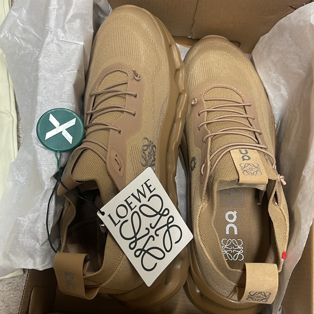 AUTHENTIC LOEWE On Cloud On Running Cloudtilt Dark Sand W9.5 US M8 EU 41 UK 7.5